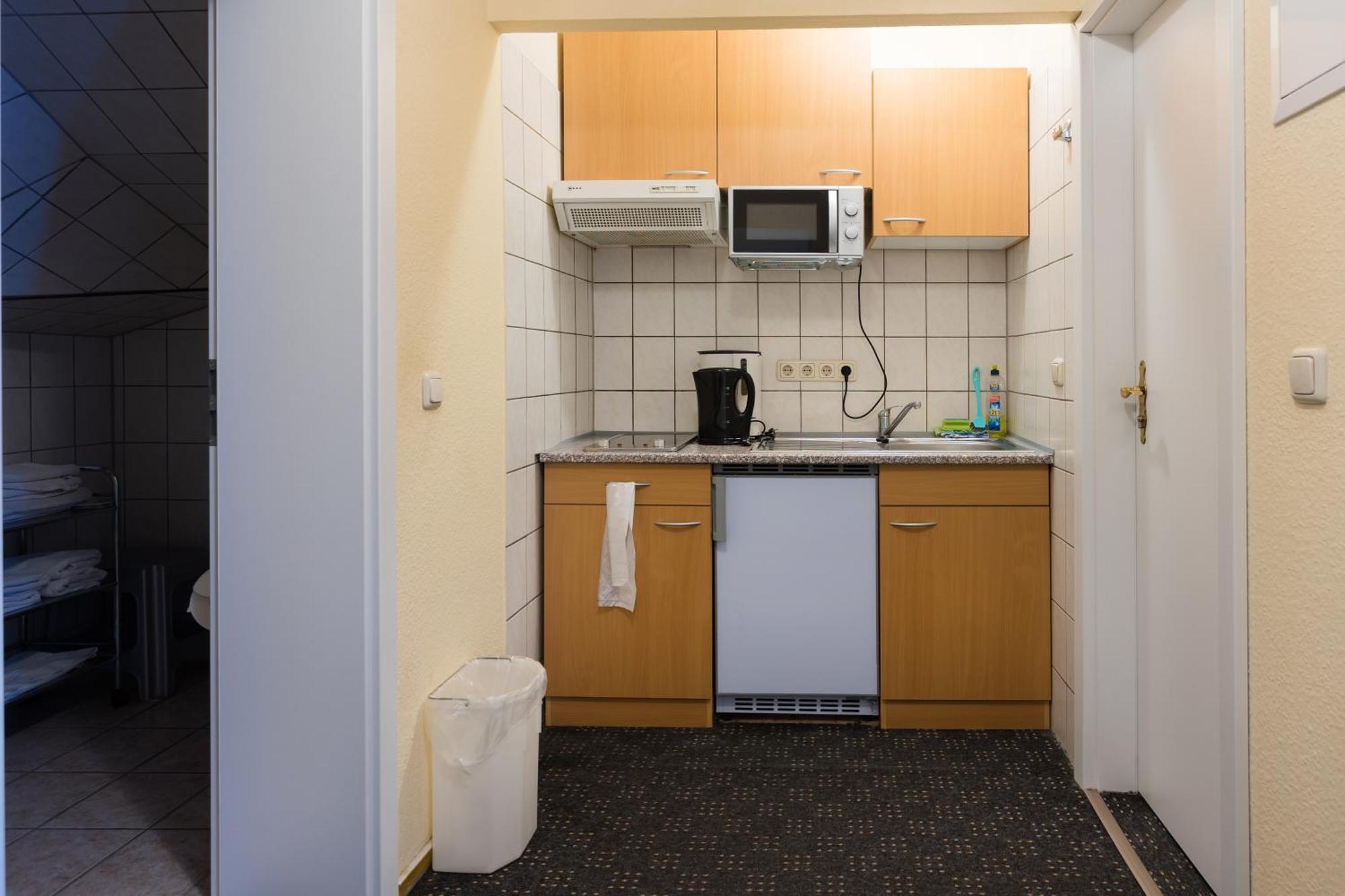 Pension & Ferienwohnungen Toepferstueb'L Saalfeld Saale Exteriör bild